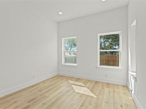 848 W Canty Street , Dallas Texas 75208