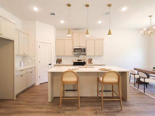 2829  Avenue L  , Fort Worth Texas 76105