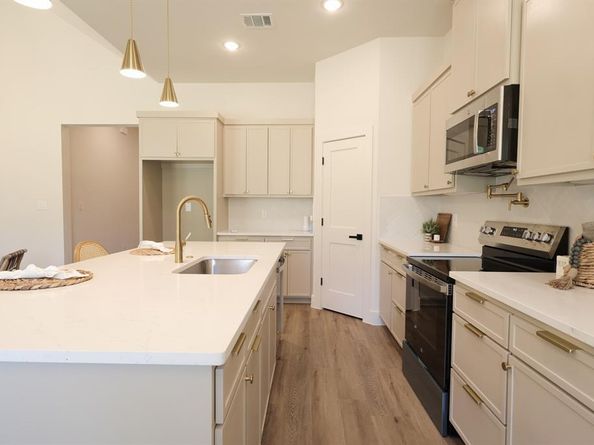 2829  Avenue L  , Fort Worth Texas 76105