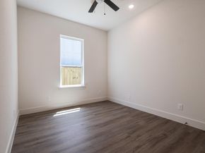2829  Avenue L  , Fort Worth Texas 76105