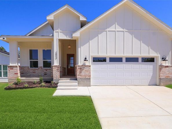 2829  Avenue L  , Fort Worth Texas 76105