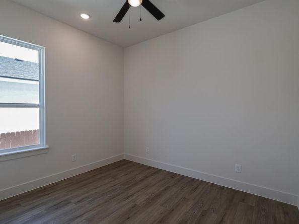 2829  Avenue L  , Fort Worth Texas 76105