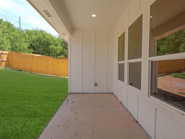 2829  Avenue L  , Fort Worth Texas 76105