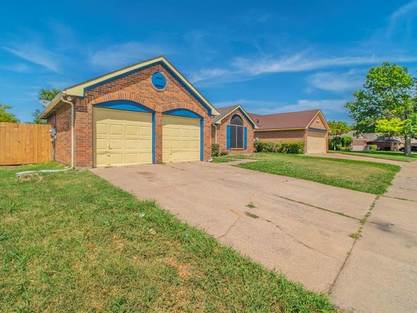 4711  Waxwing Drive , Arlington Texas 76018