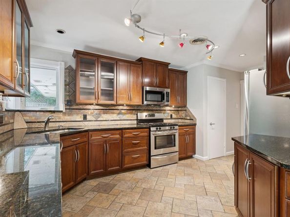 1611  Driftwood Drive , Dallas Texas 75224