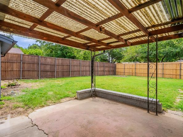 1626  Travis Street , Garland Texas 75042