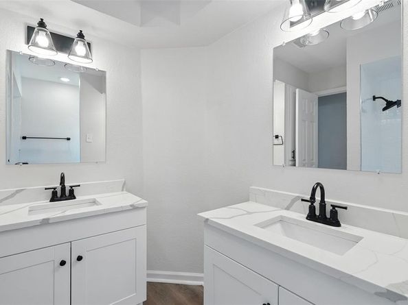 1626  Travis Street , Garland Texas 75042