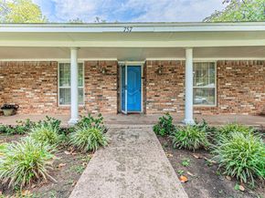 757  Knollridge Drive , Lewisville Texas 75077