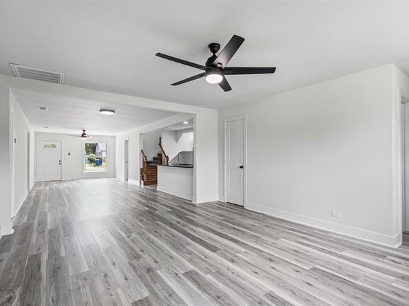 2327  Brookfield Avenue , Dallas Texas 75235
