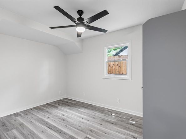 2327  Brookfield Avenue , Dallas Texas 75235