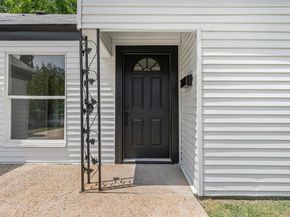 2327  Brookfield Avenue , Dallas Texas 75235