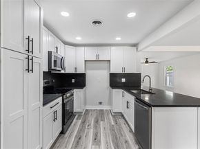 2327  Brookfield Avenue , Dallas Texas 75235