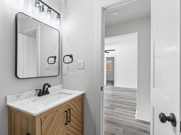 2327  Brookfield Avenue , Dallas Texas 75235
