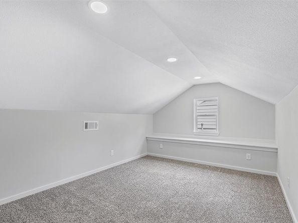 2327  Brookfield Avenue , Dallas Texas 75235
