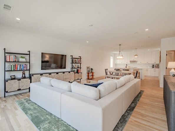 7207  Gaston Avenue  1403, Dallas Texas 75214
