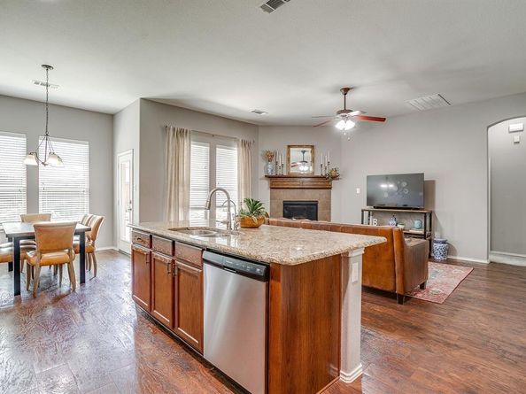 10513  Patron Trail , Fort Worth Texas 76108