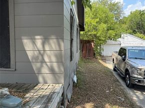 1415  Edgemont Avenue , Dallas Texas 75216