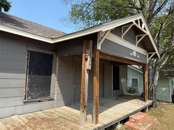 1415  Edgemont Avenue , Dallas Texas 75216