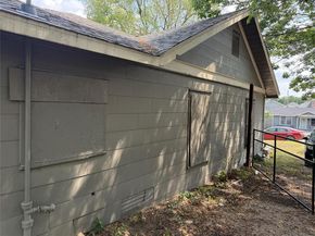 1415  Edgemont Avenue , Dallas Texas 75216