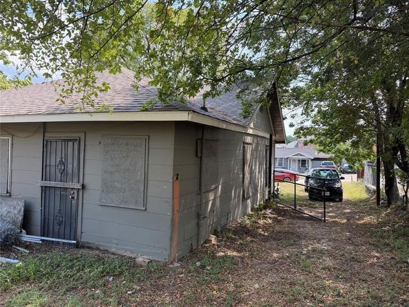 1415  Edgemont Avenue , Dallas Texas 75216