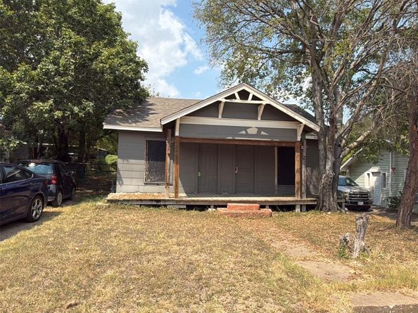1415  Edgemont Avenue , Dallas Texas 75216