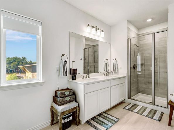 9905  Hennings Street , Irving Texas 75063