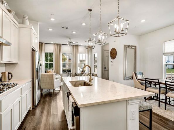 9905  Hennings Street , Irving Texas 75063