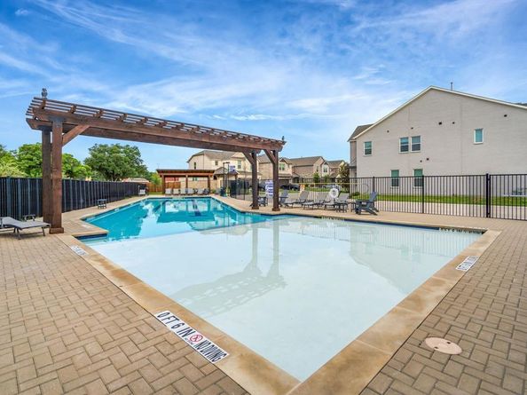 9905  Hennings Street , Irving Texas 75063