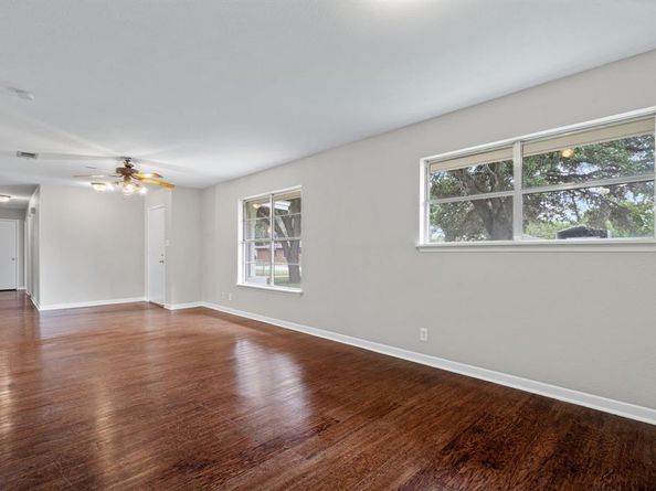 405  Vernon Castle Avenue , Benbrook Texas 76126