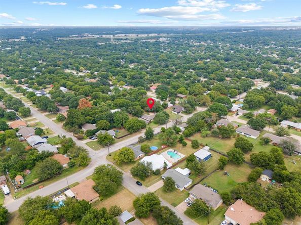 405  Vernon Castle Avenue , Benbrook Texas 76126