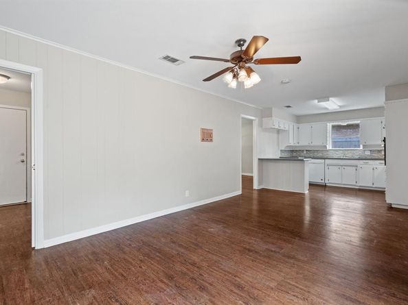 405  Vernon Castle Avenue , Benbrook Texas 76126
