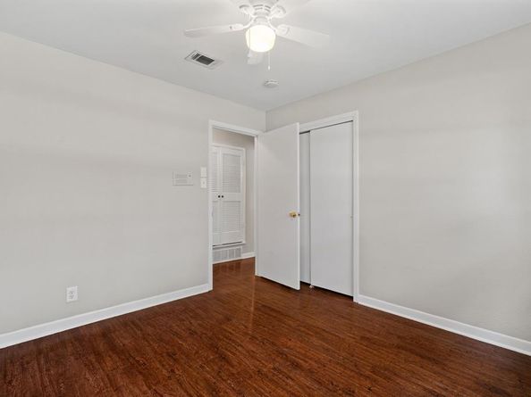 405  Vernon Castle Avenue , Benbrook Texas 76126