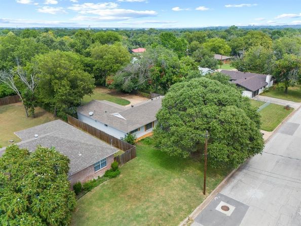 405  Vernon Castle Avenue , Benbrook Texas 76126