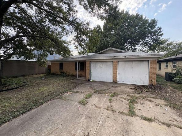2101  Dayton Street , Haltom City Texas 76117