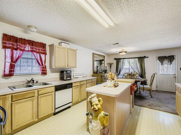 6706  Clear Creek Drive , Arlington Texas 76001