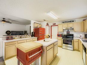 6706  Clear Creek Drive , Arlington Texas 76001