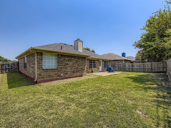 6706  Clear Creek Drive , Arlington Texas 76001