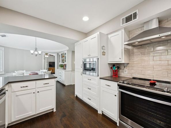 9519  Robin Meadow Drive , Dallas Texas 75243