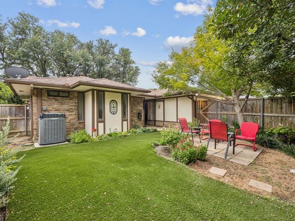 9519  Robin Meadow Drive , Dallas Texas 75243