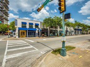4020  Holland Avenue  211, Dallas Texas 75219