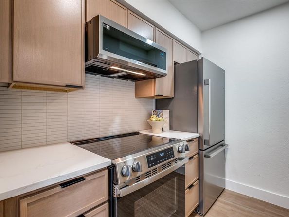 4020  Holland Avenue  211, Dallas Texas 75219