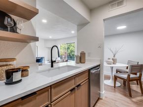 4020  Holland Avenue  211, Dallas Texas 75219