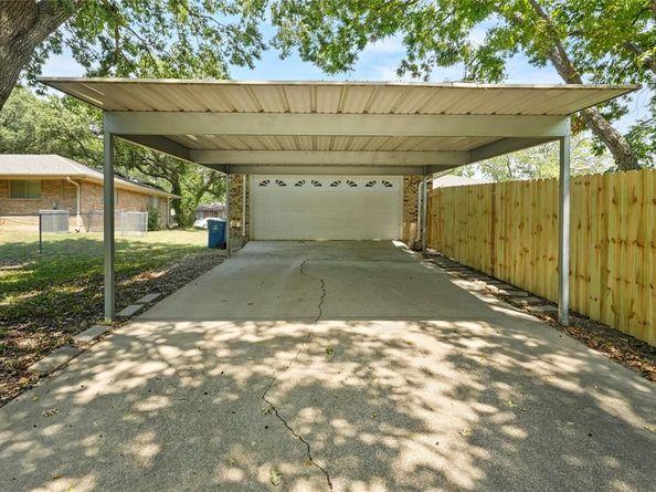 1223  Honor Circle , DeSoto Texas 75115