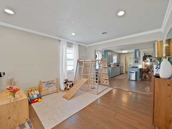2507  Lazydale Drive , Dallas Texas 75228