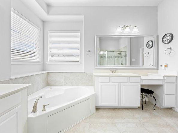 6844  Ensenada  , Grand Prairie Texas 75054