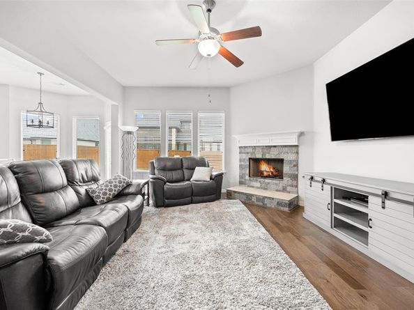6844  Ensenada  , Grand Prairie Texas 75054