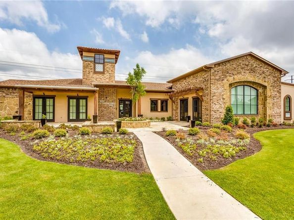 6844  Ensenada  , Grand Prairie Texas 75054