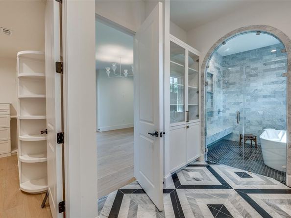 3739  Park Lane , Dallas Texas 75220