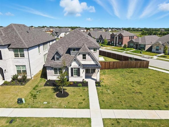 16900  Sophora Avenue , Justin Texas 76247