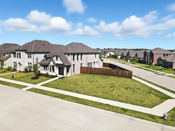 16900  Sophora Avenue , Justin Texas 76247